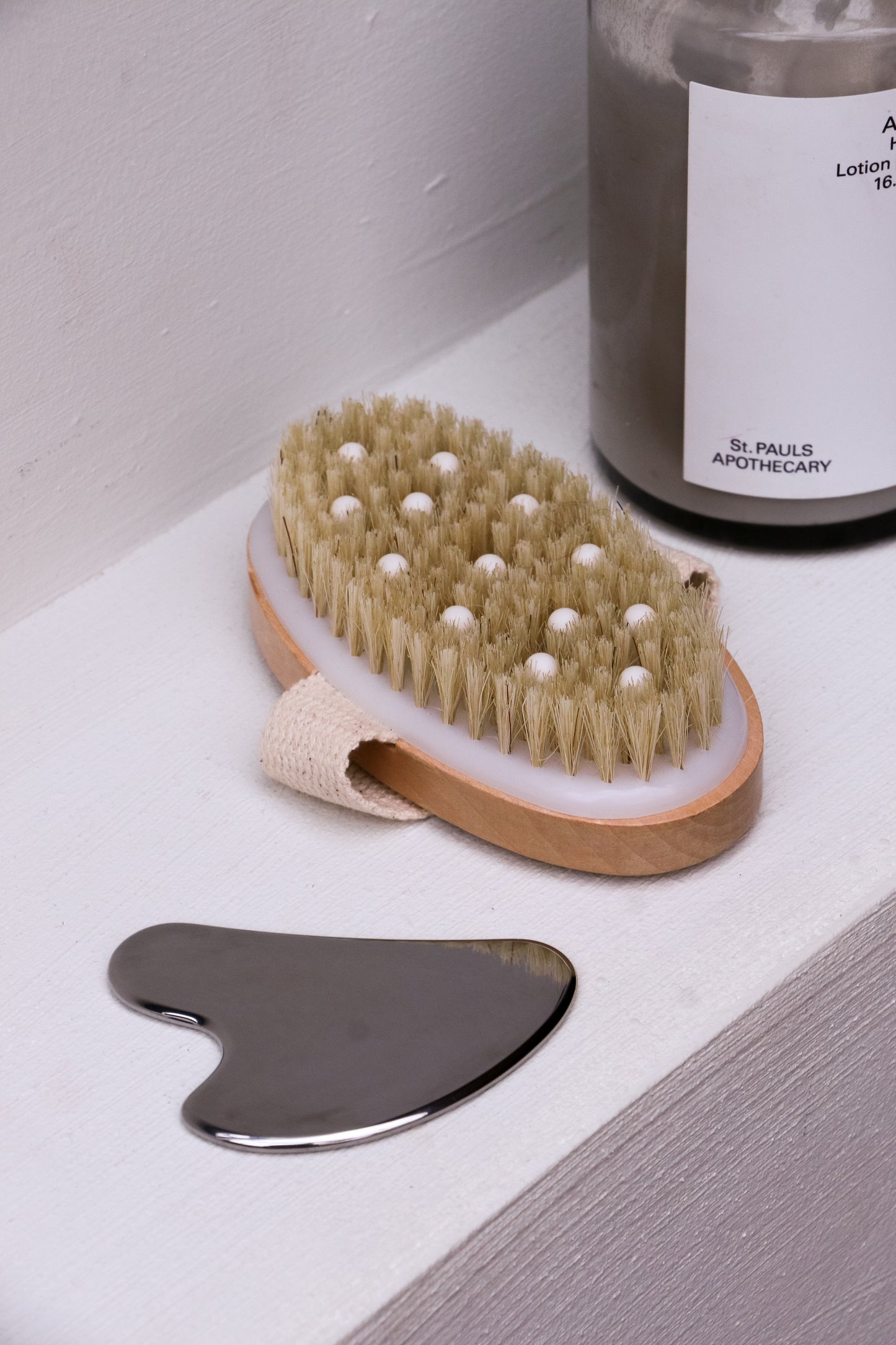 Dry brush